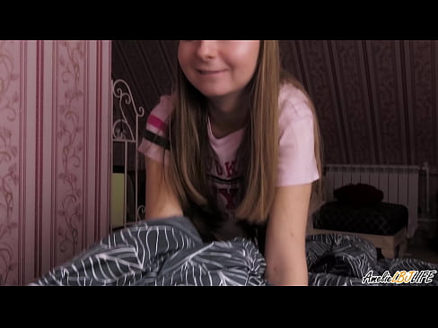 ❤️ Blonde Sucks her Best Friend Deeply και παίρνει σπέρμα στο στόμα της Σπιτικό πορνό ❌️
